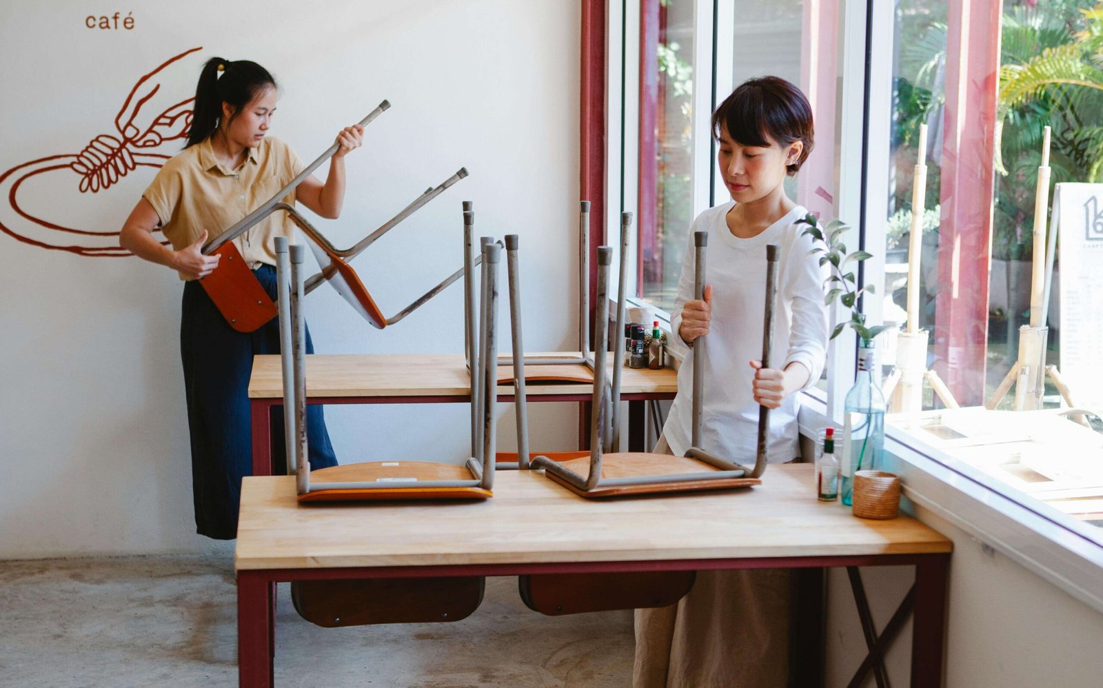 Jobs for 15-Year-Olds: Top 10 Part-Time Opportunities Near You